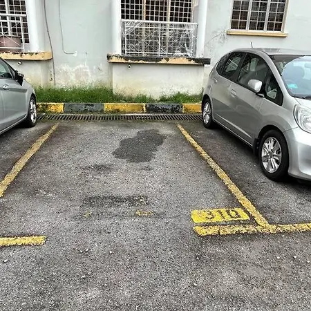 Bahtek Home With Pool & Private Parking Ampang  Exterior photo